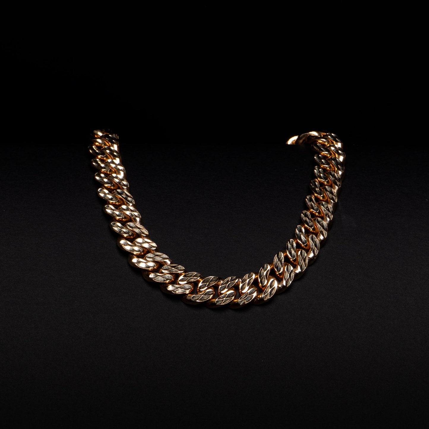 18k Yellow Gold Diamond Cut Cuban Bracelet