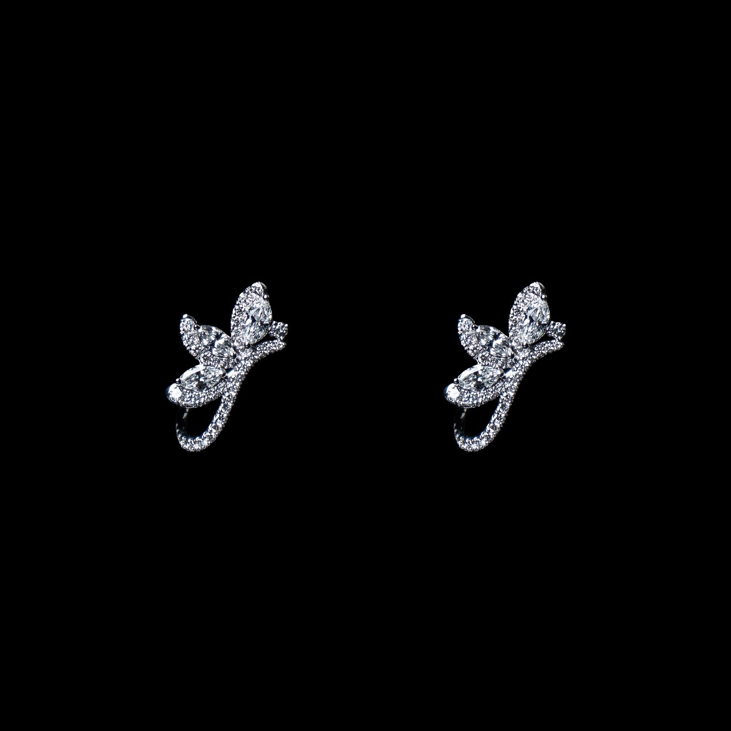 18K White Gold Natural Diamond Leaf Earrings