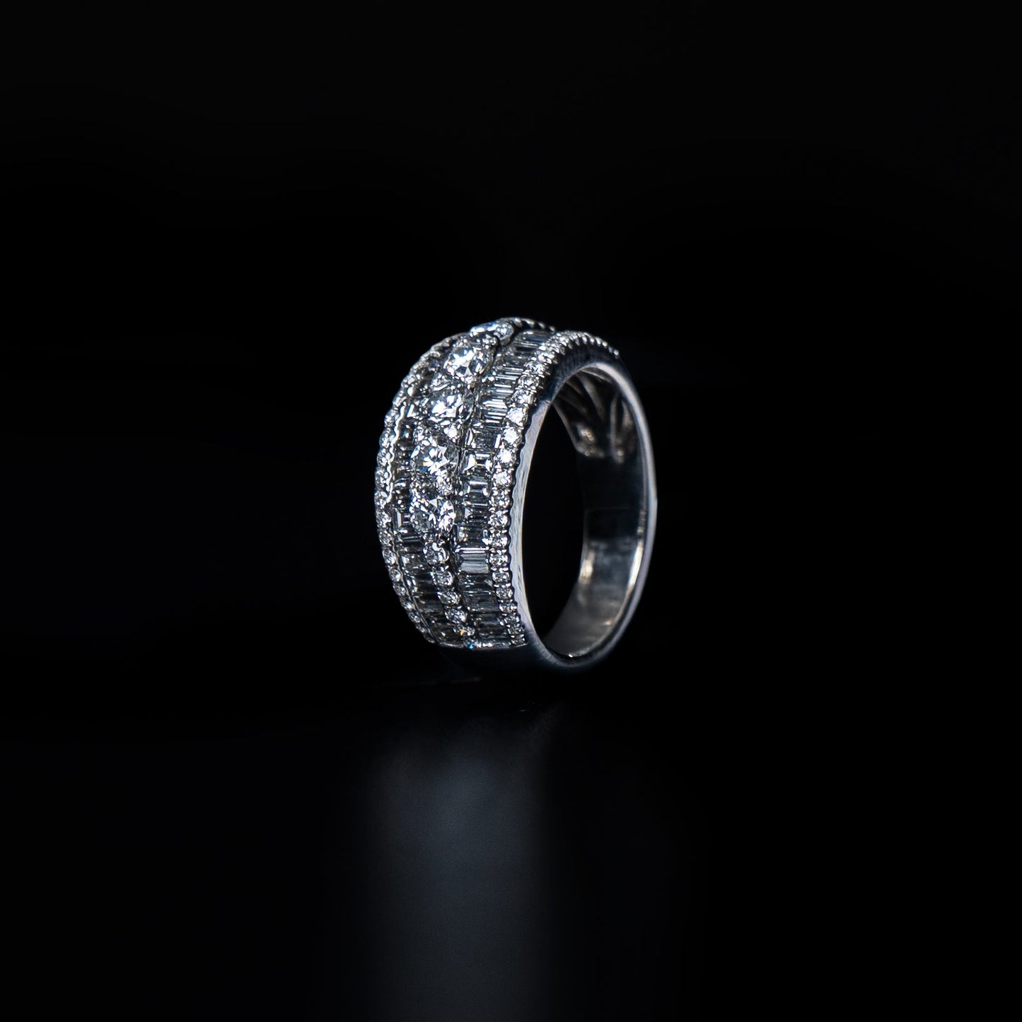 18K White Gold Natural Diamond Baguette Ring